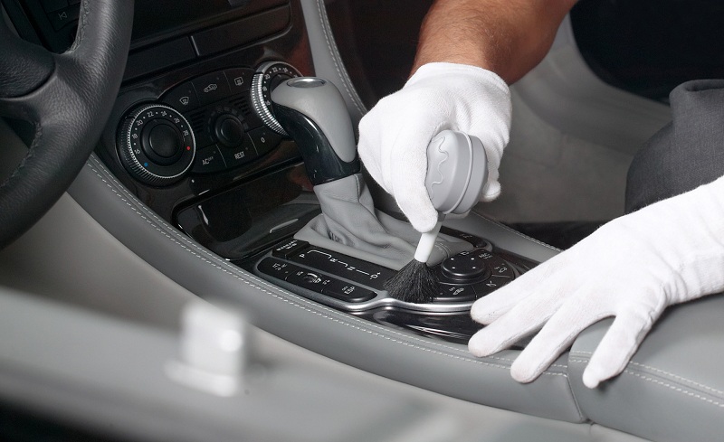 Thế nào là một quy trình vệ sinh nội thất xe hơi đúng chuẩn?